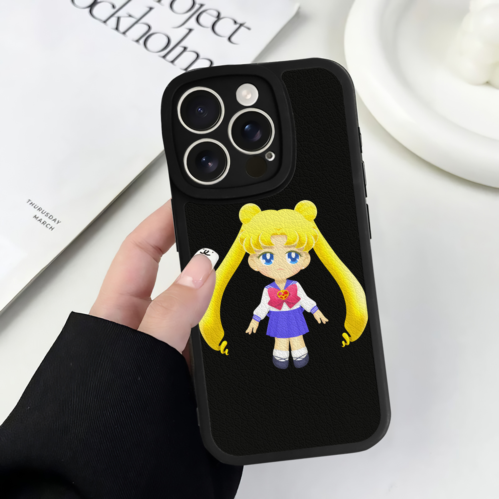 （画像用） 美少女戦士セーラームーン 愛野 美奈子 あいの みなこ Sailor Moon Aino Minako 【iPhone 16シリーズ対応】シリコンスマホケース（レザー調） 材質：シリコン